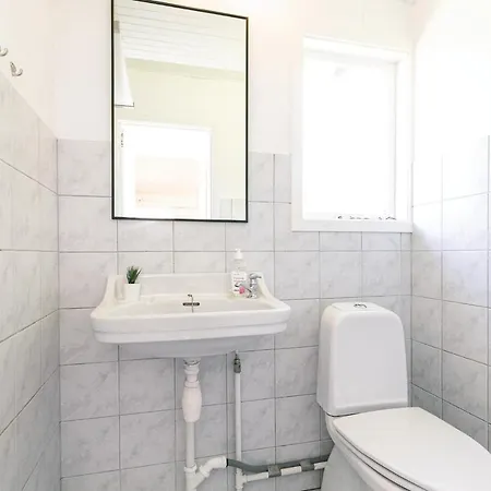 Stunning In W/ Wifi And 3 Bedrooms Holiday home