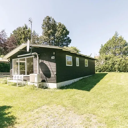 Stunning In W/ Wifi And 3 Bedrooms Holiday home *